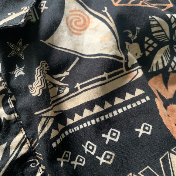 Disney Moana Polynesian Hawaiian Shirt - Picture 4 of 6